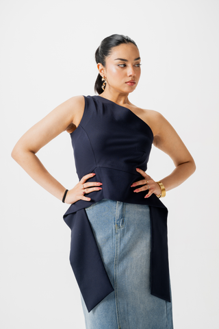 OBLIQUE ELEGANCE Asymmetric Top