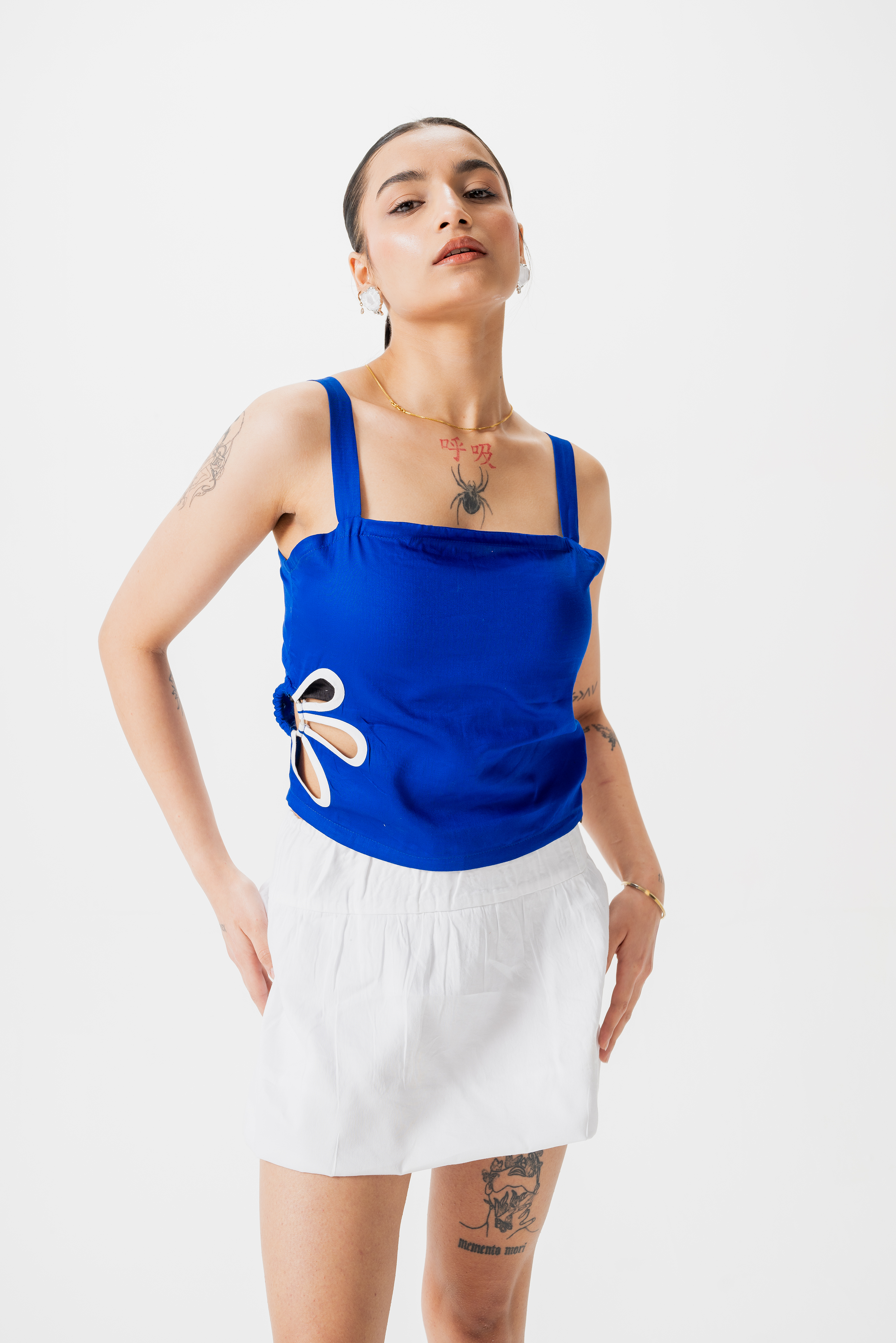 SCULPTED SIDE Cutout Top