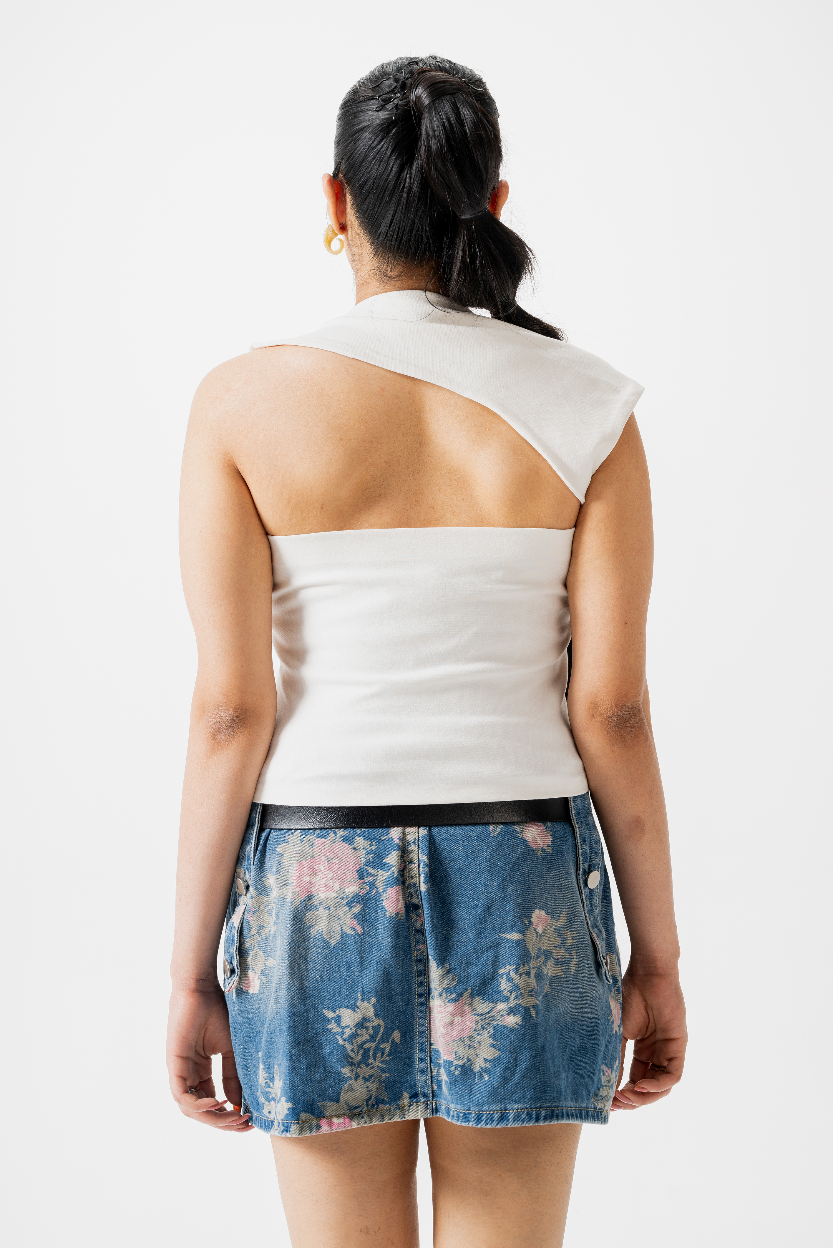 ANGULAR AURA Assymetric Top